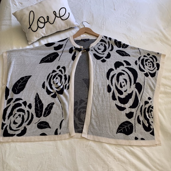 Black and White Rose shaw - Picture 3 of 4